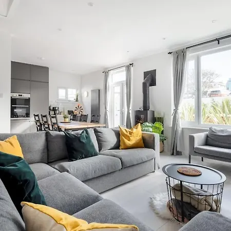 Dom wakacyjny Spacious, Modern Home, Newquay W/ Parking *