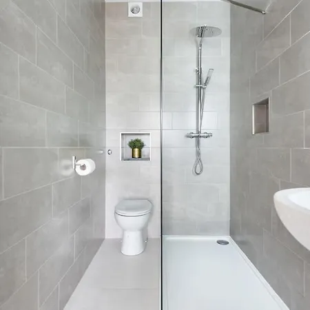 Spacious, Modern Home, Newquay W/ Parking Dom wakacyjny New Quay